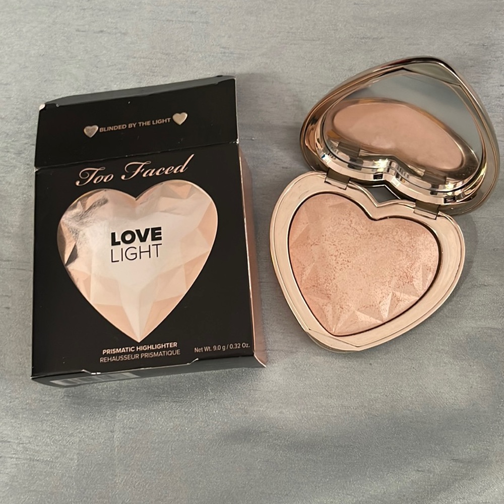 Too Faced LE highlighter Blinded By The Light